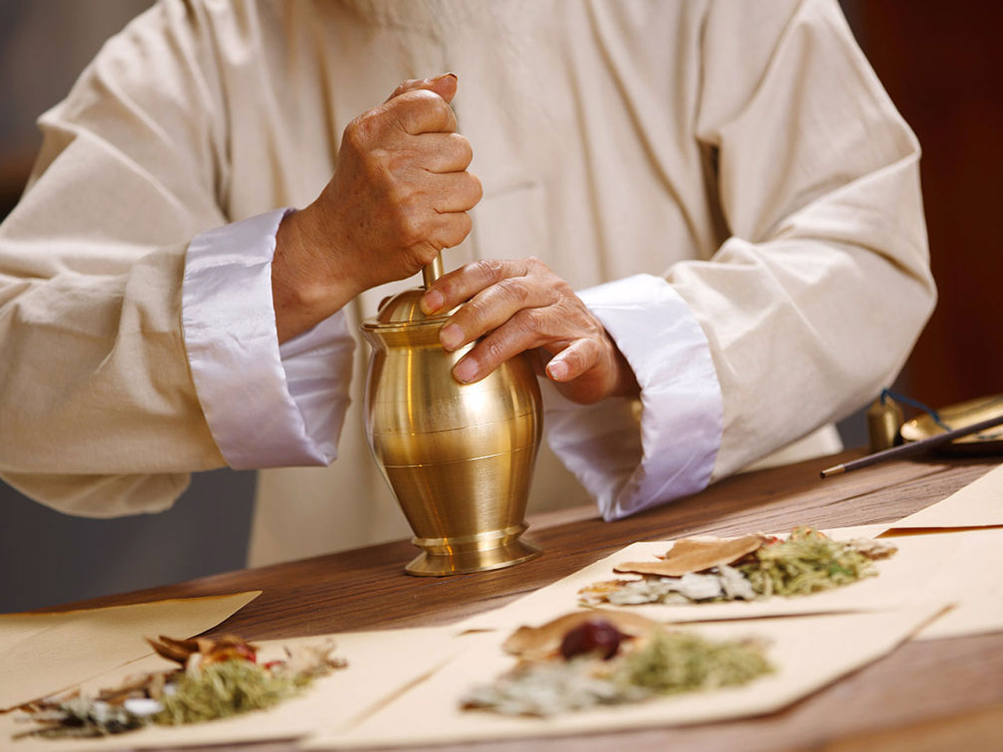 本院提供专业用药指导，由资深专家详细解析处方，帮助您规避误区，确保用药安全与疗效。